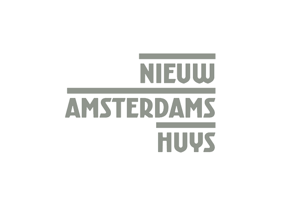 Nieuw Amsterdams Huys logo en merknaamcreatie door de Vormstrateeg – specialist in merkontwikkeling en visuele identiteit.